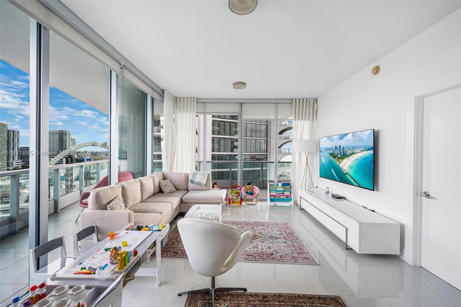 900 Biscayne Blvd # 2212