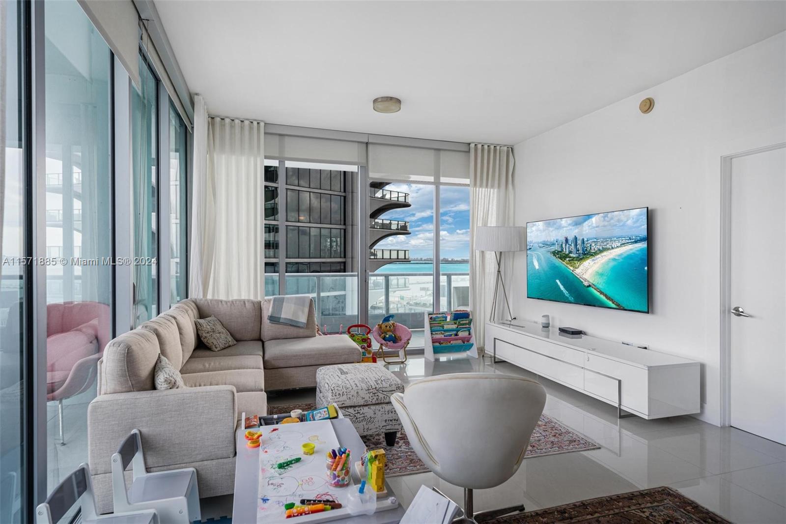 900 Biscayne Blvd # 2212