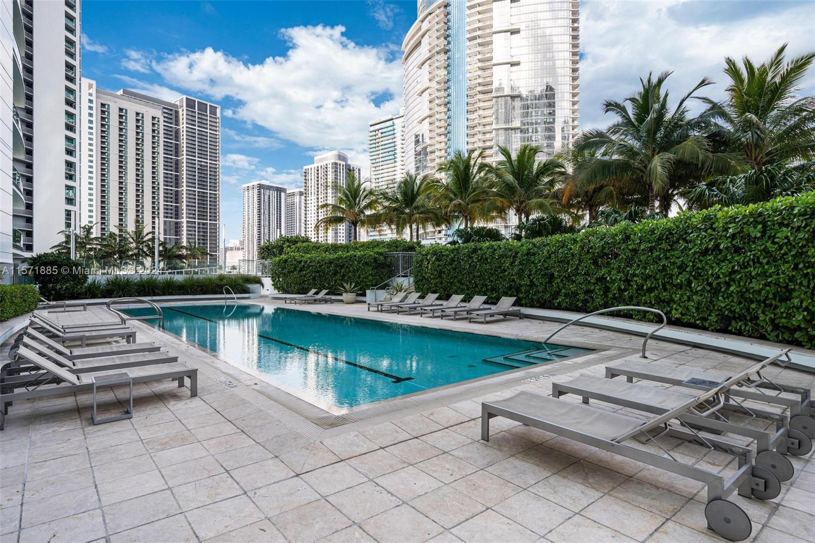 900 Biscayne Blvd # 2212