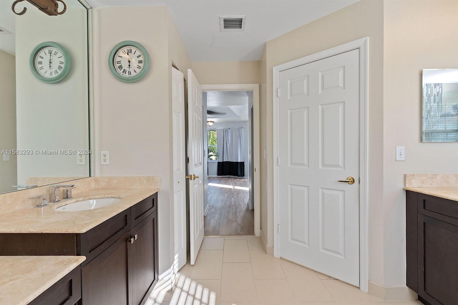 9869 Woodworth Ct