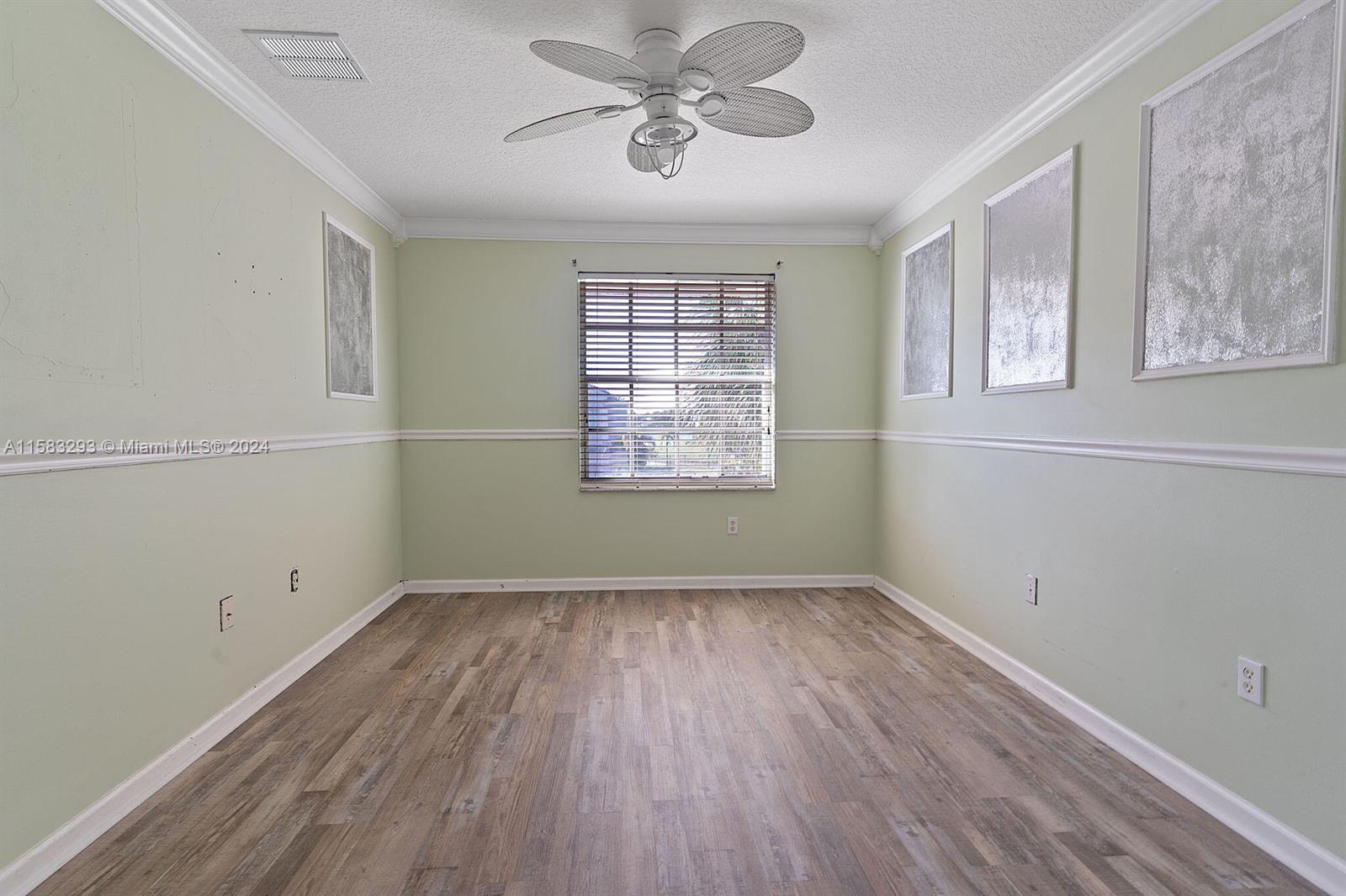 9869 Woodworth Ct