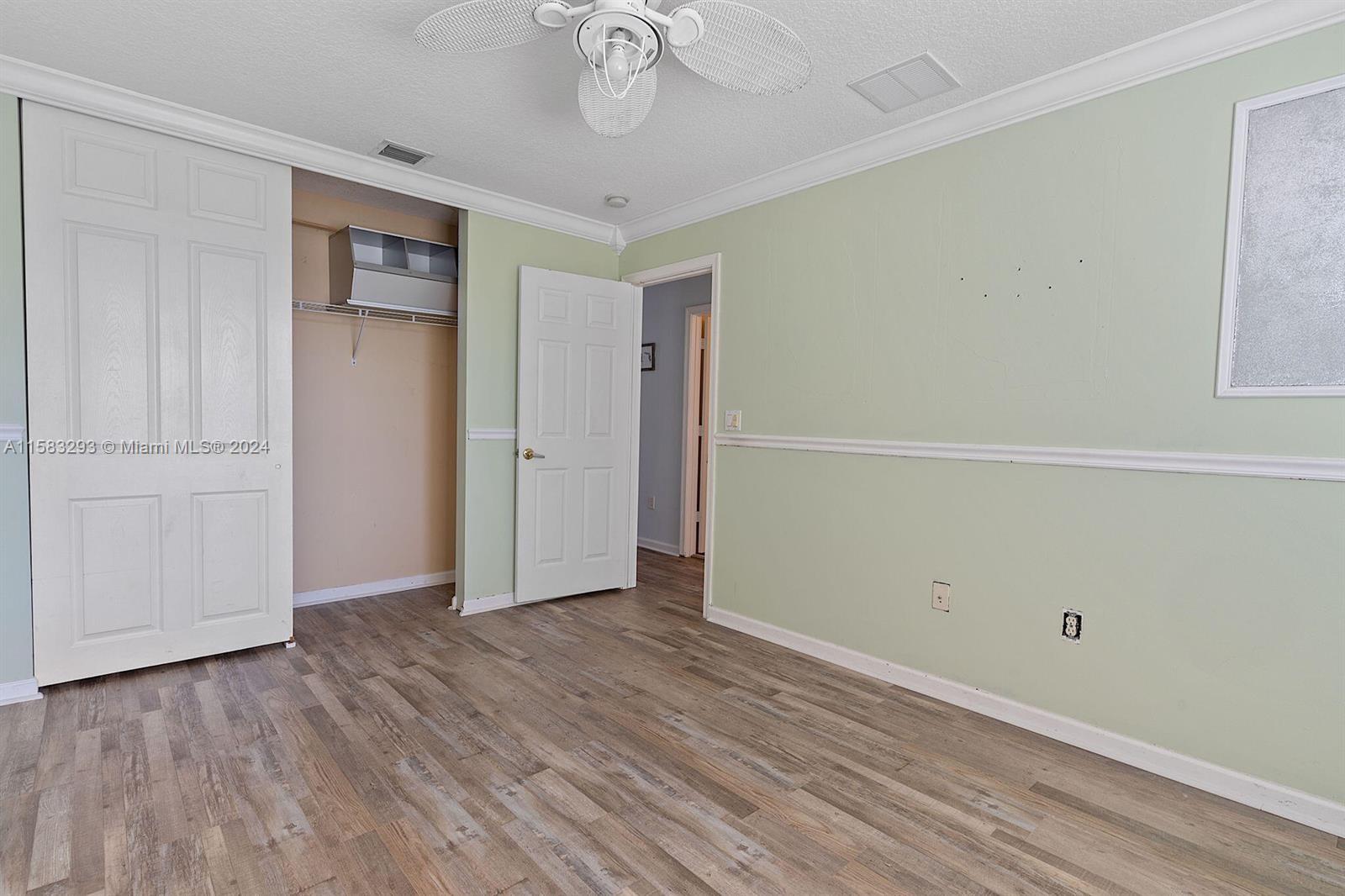 9869 Woodworth Ct