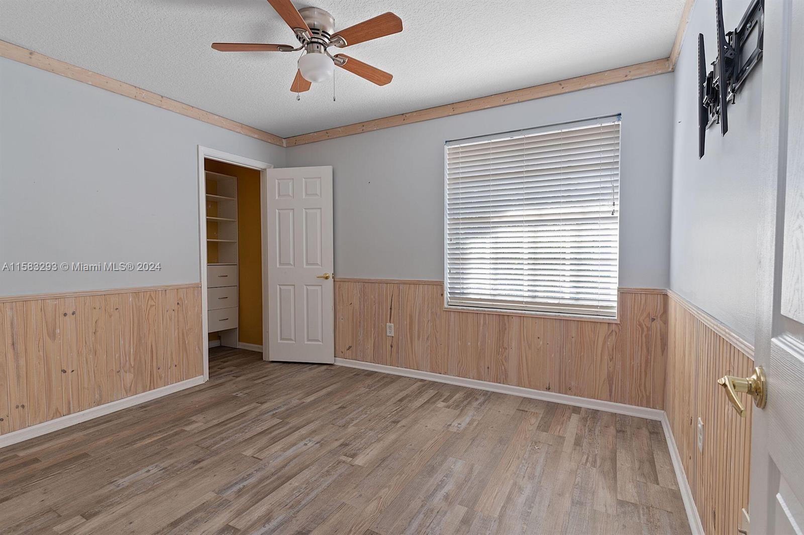 9869 Woodworth Ct
