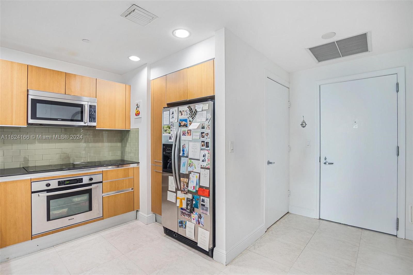 1060 Brickell Ave # 1607