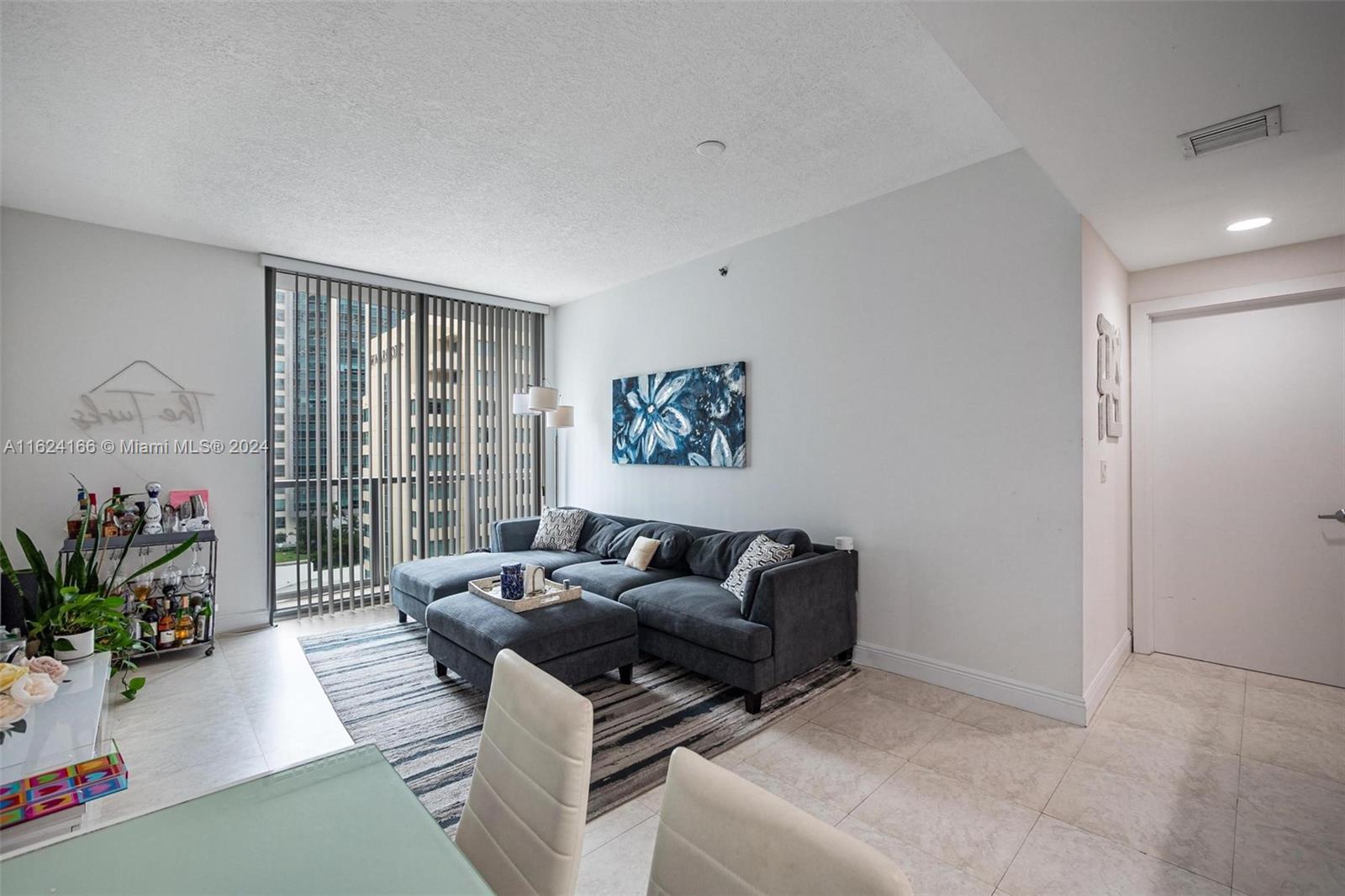 1060 Brickell Ave # 1607