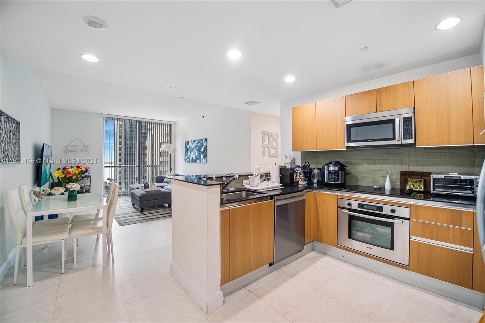 1060 Brickell Ave # 1607