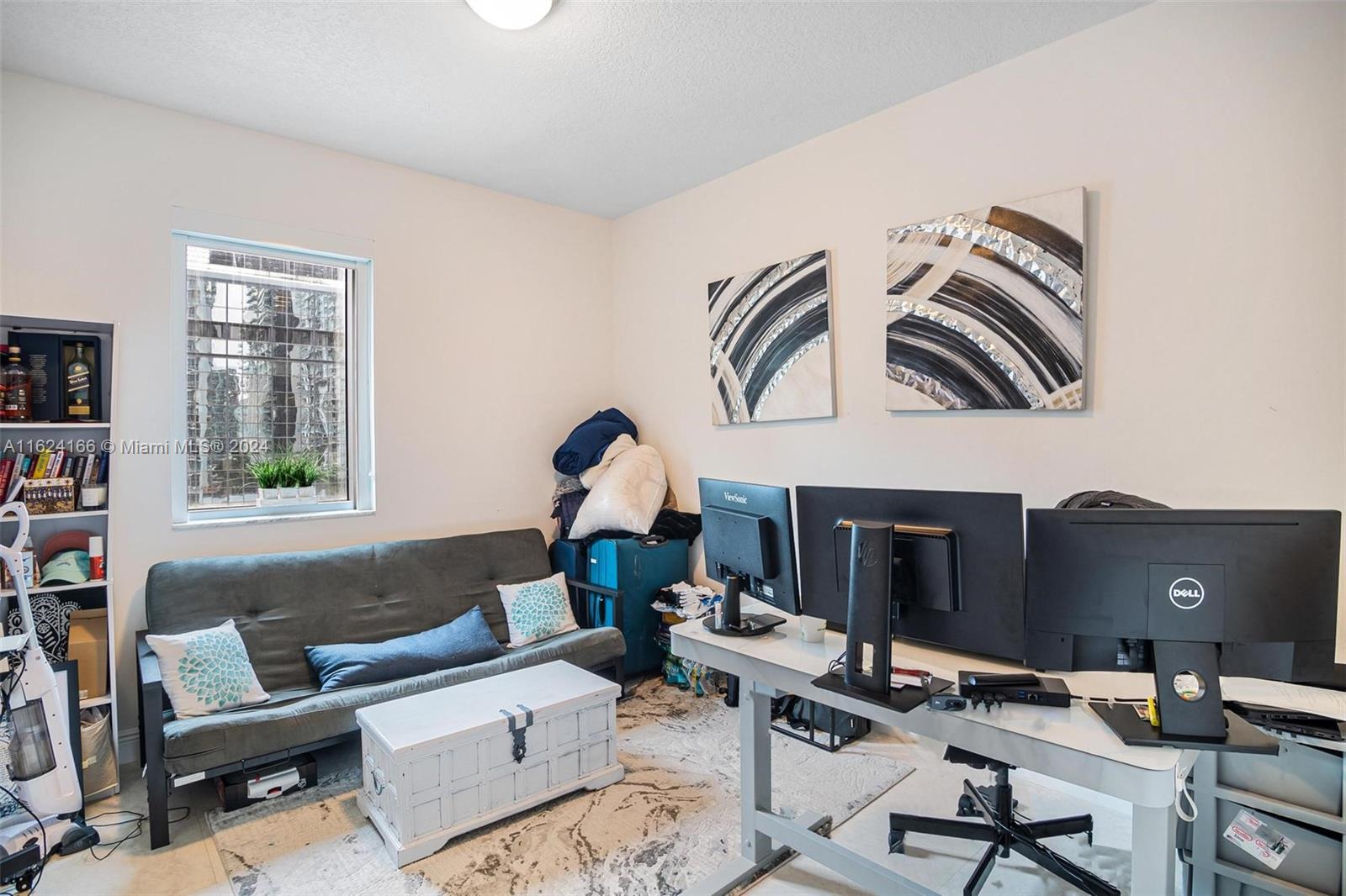 1060 Brickell Ave # 1607