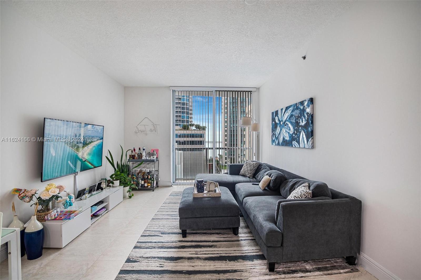 1060 Brickell Ave # 1607