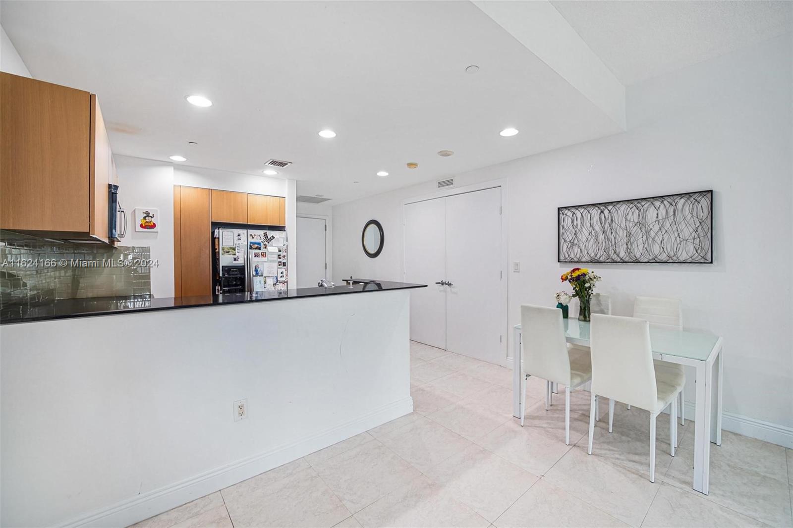 1060 Brickell Ave # 1607