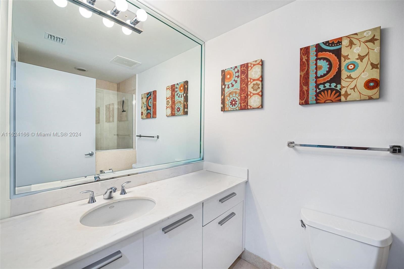 1060 Brickell Ave # 1607
