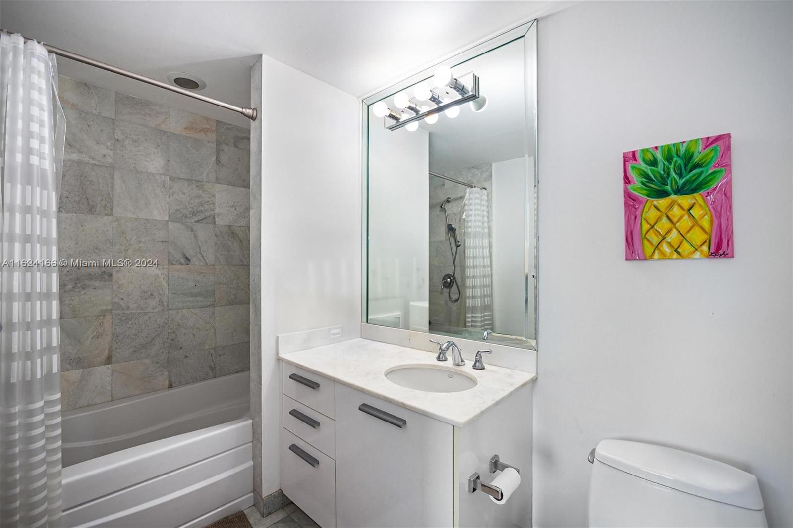 1060 Brickell Ave # 1607