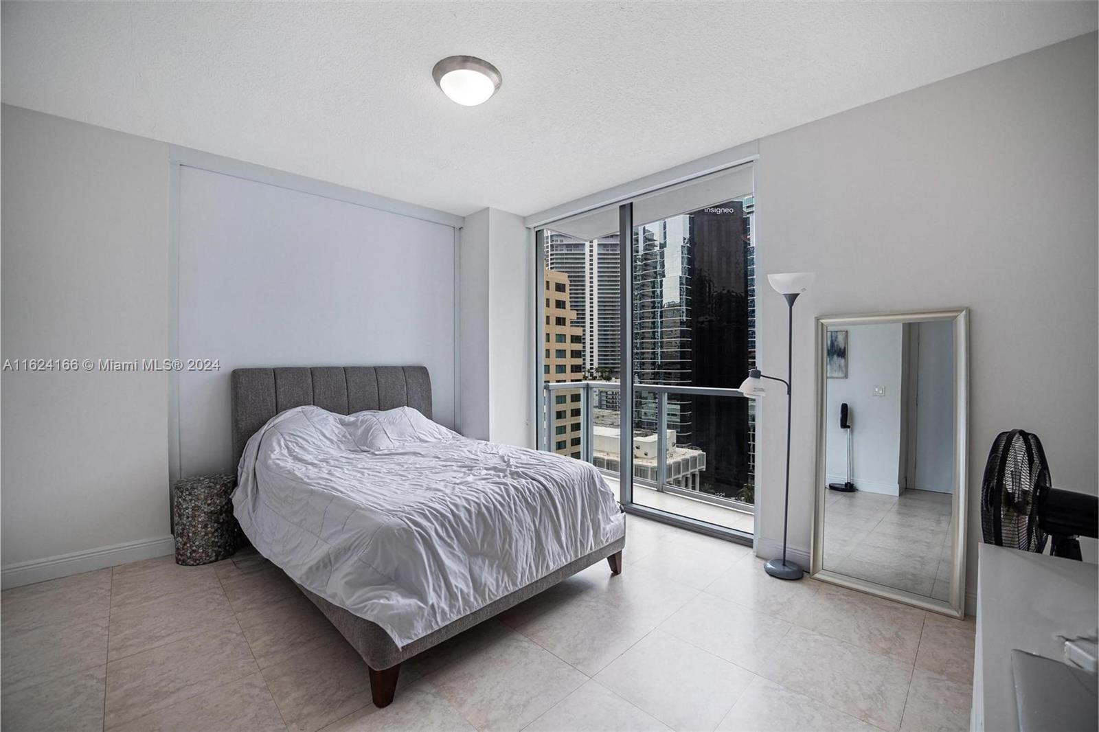 1060 Brickell Ave # 1607