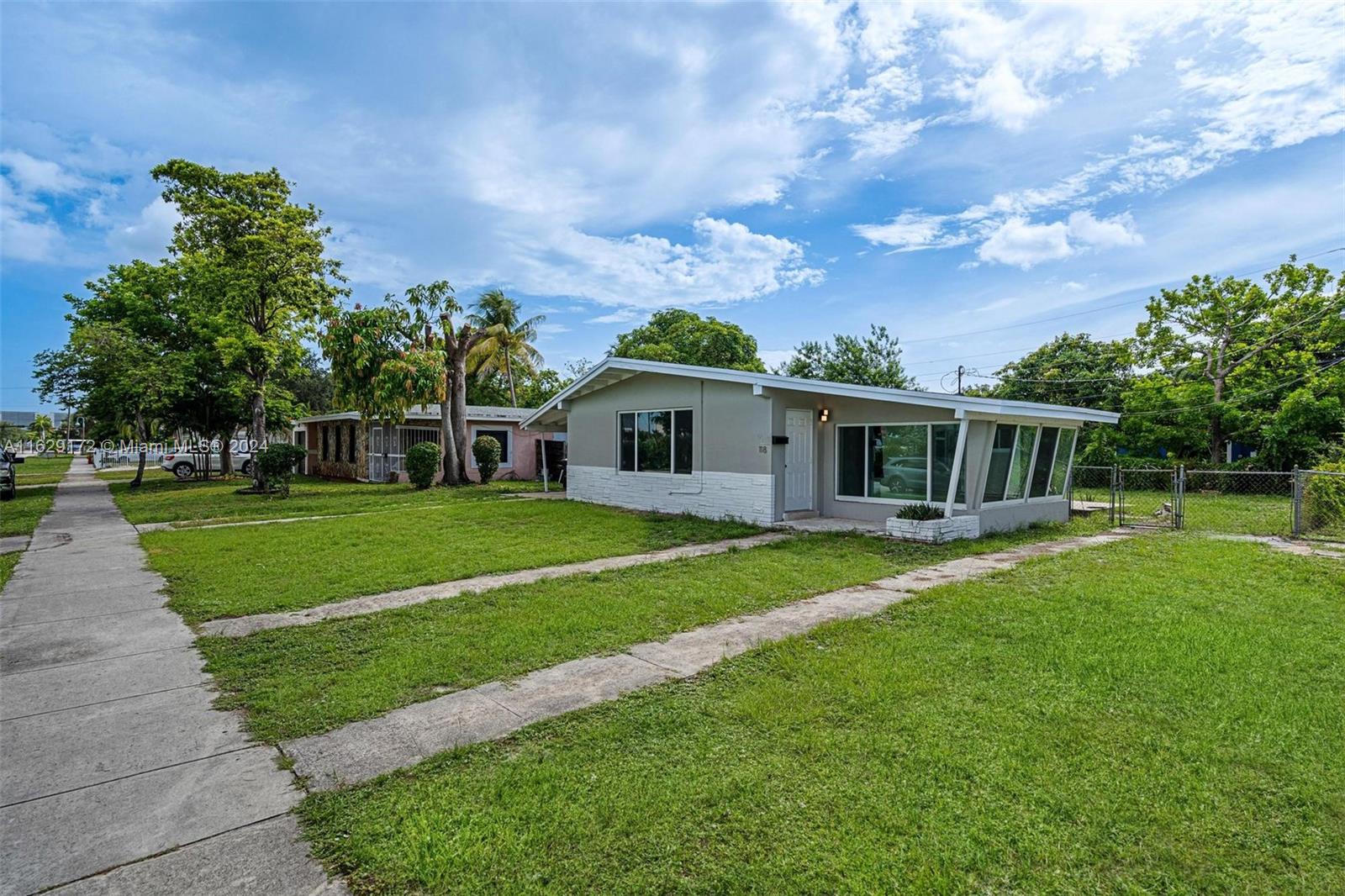 118 SW 24th Ave
