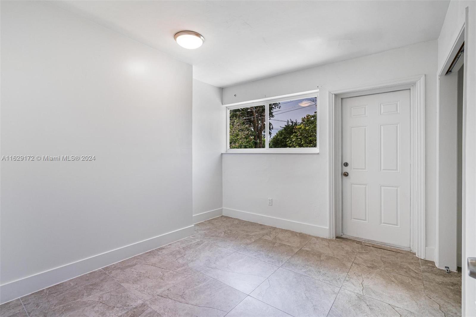 118 SW 24th Ave