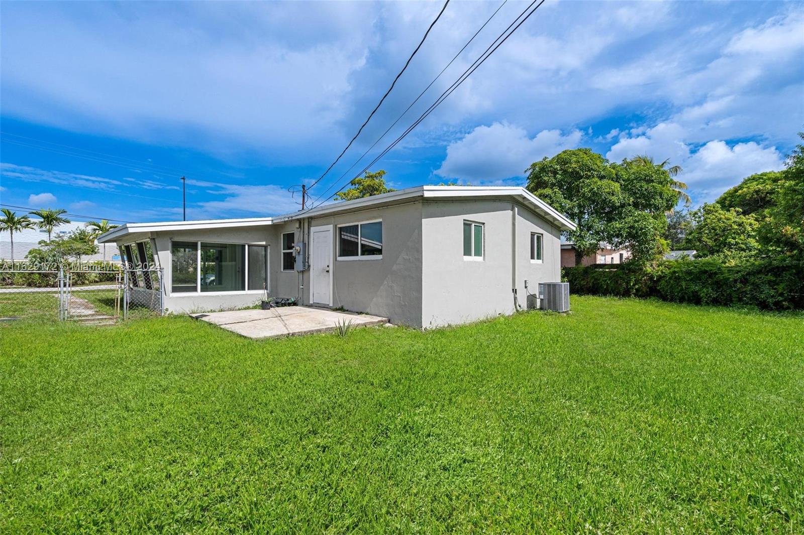 118 SW 24th Ave