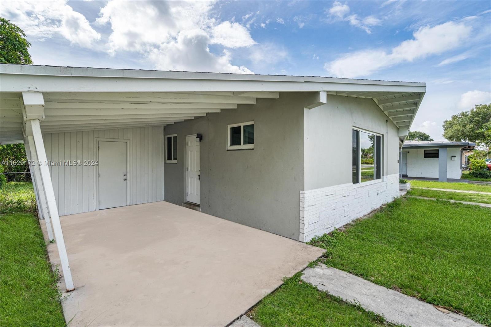 118 SW 24th Ave