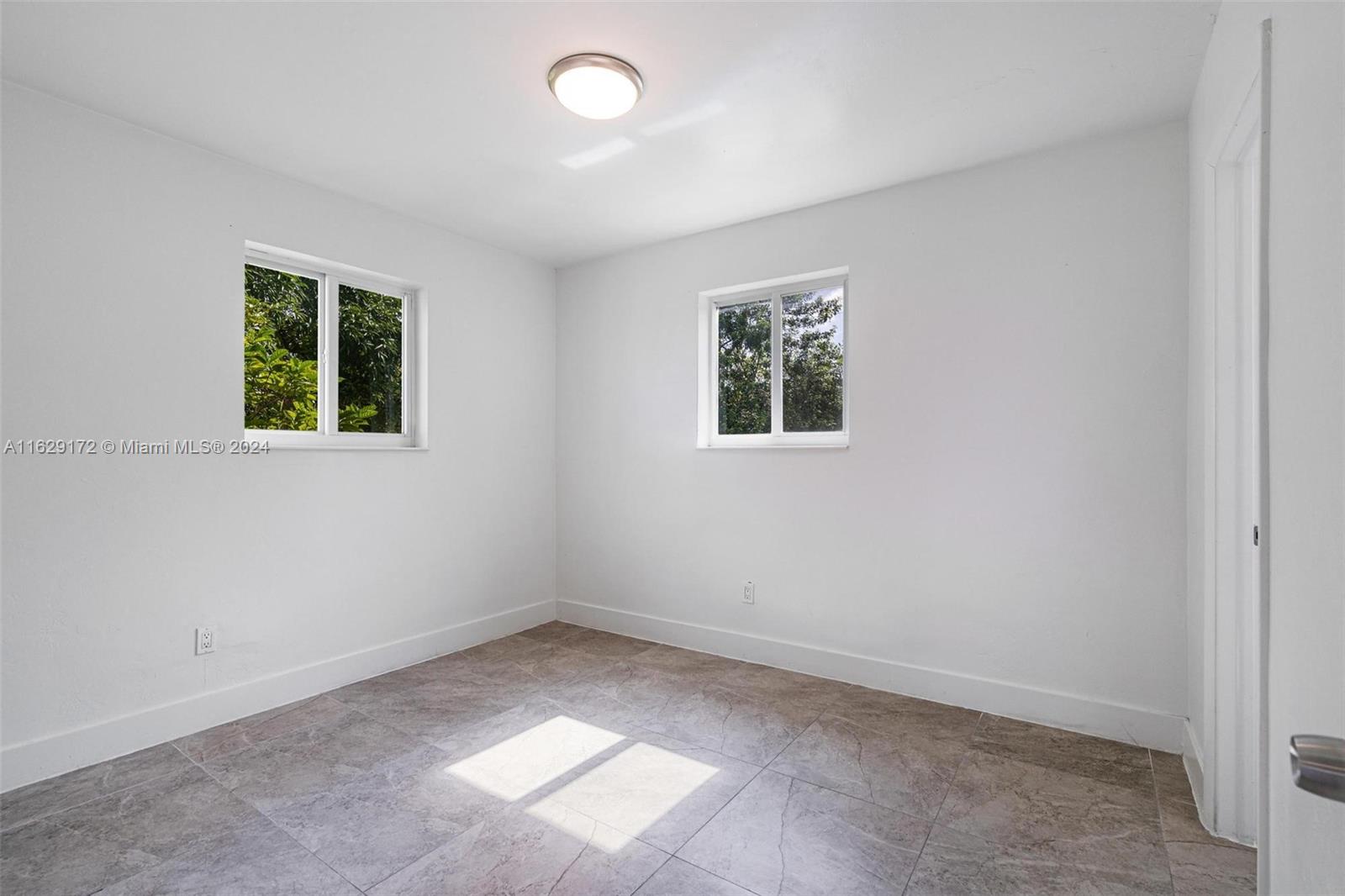 118 SW 24th Ave