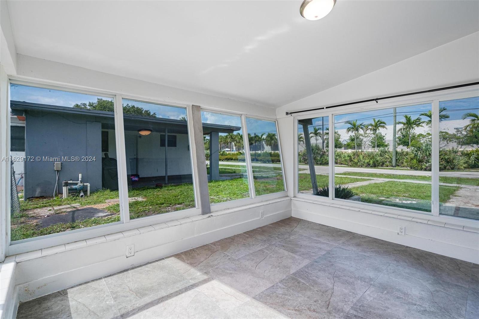 118 SW 24th Ave