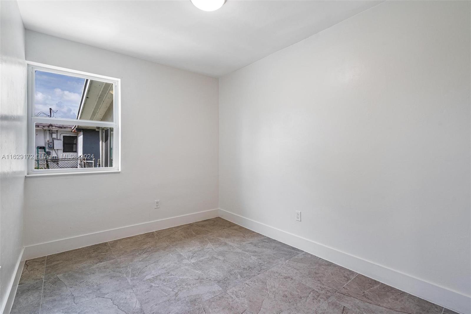 118 SW 24th Ave
