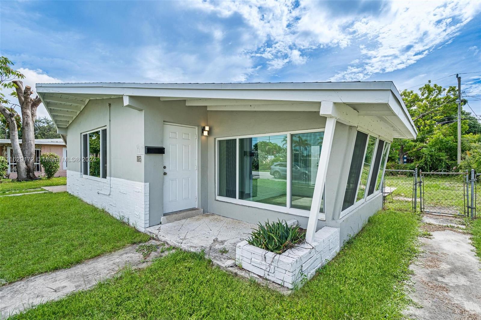 118 SW 24th Ave