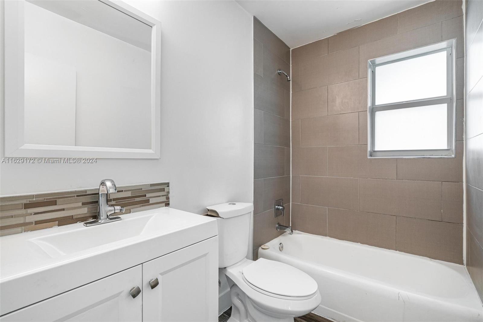 118 SW 24th Ave