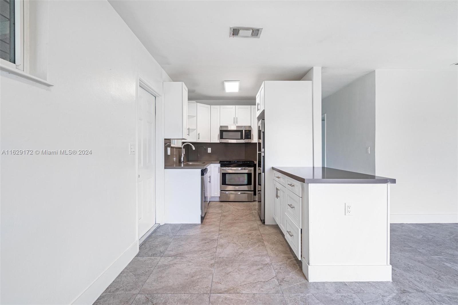 118 SW 24th Ave