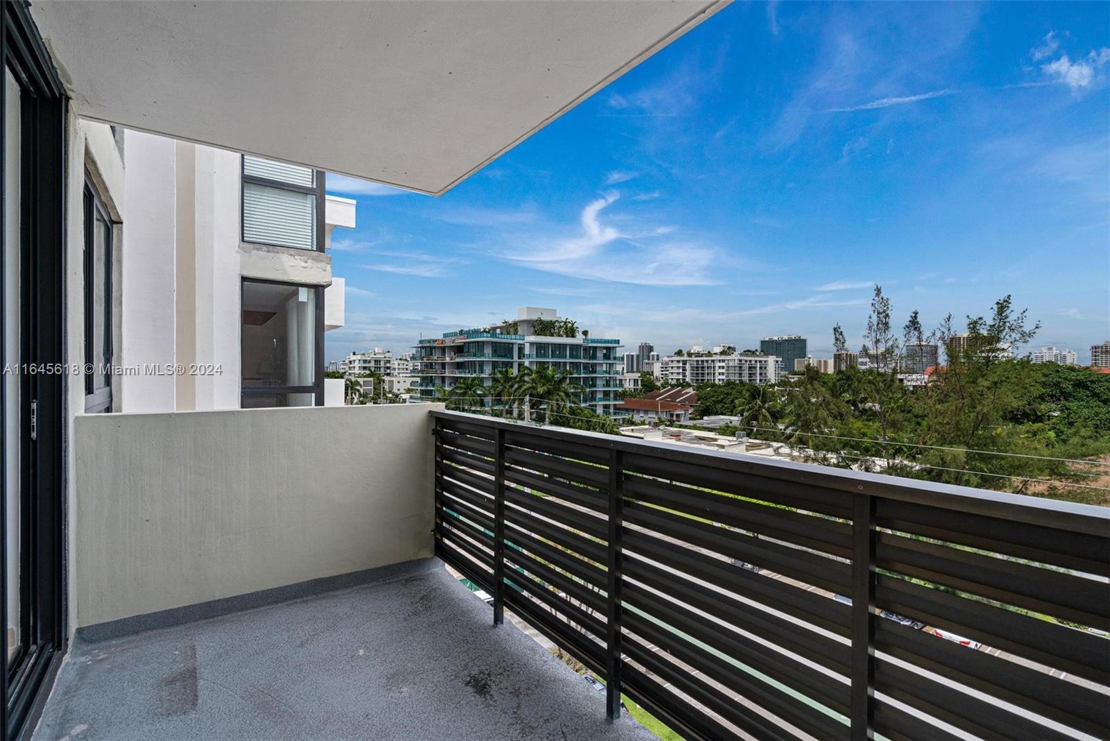 9800 W Bay Harbor Dr # 605