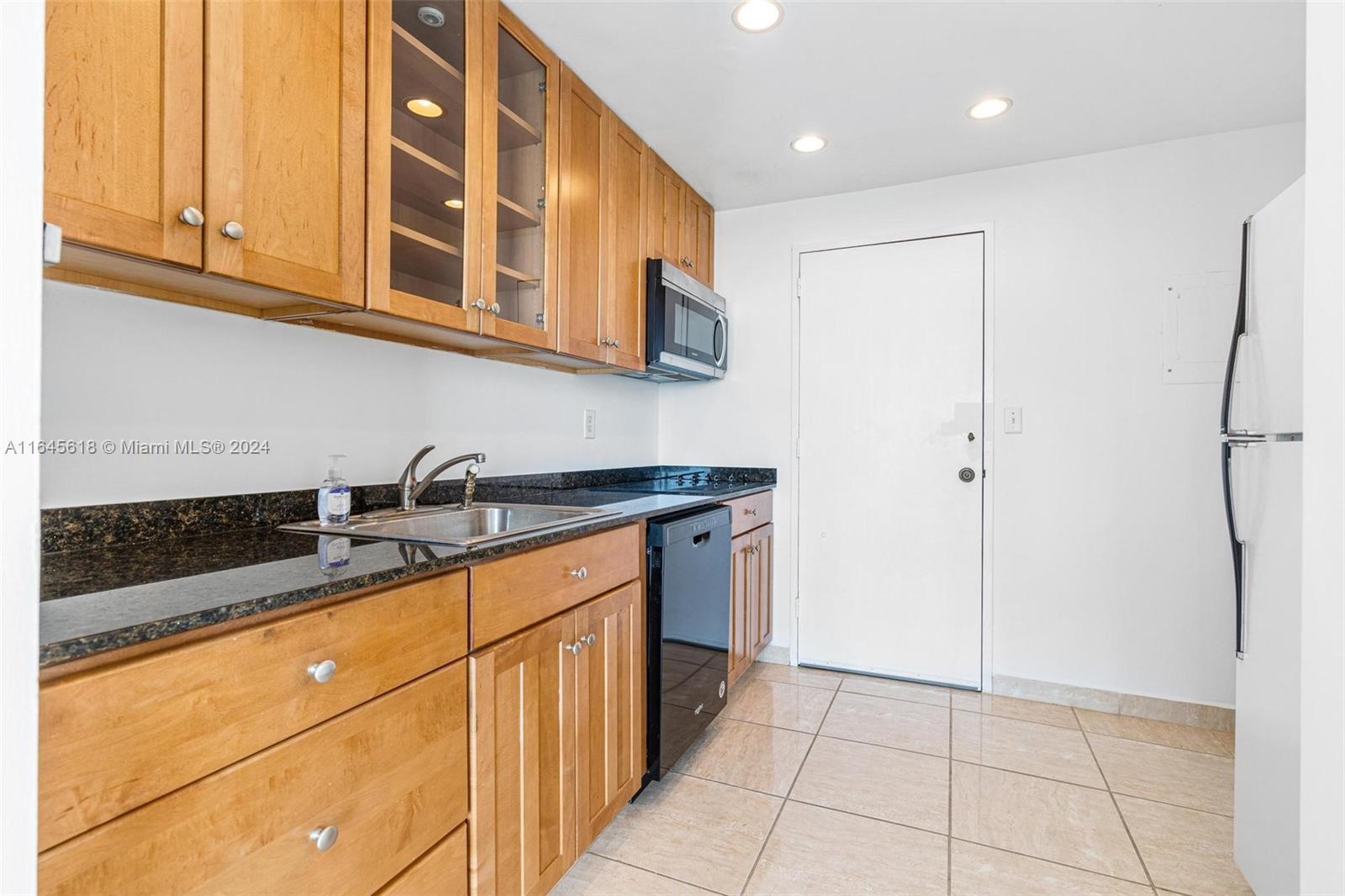 9800 W Bay Harbor Dr # 605