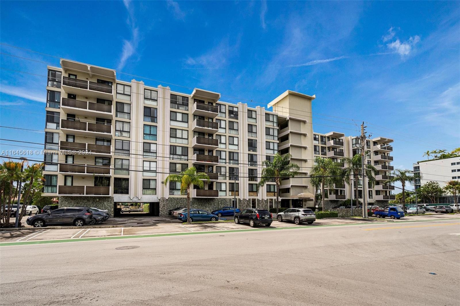 9800 W Bay Harbor Dr # 605