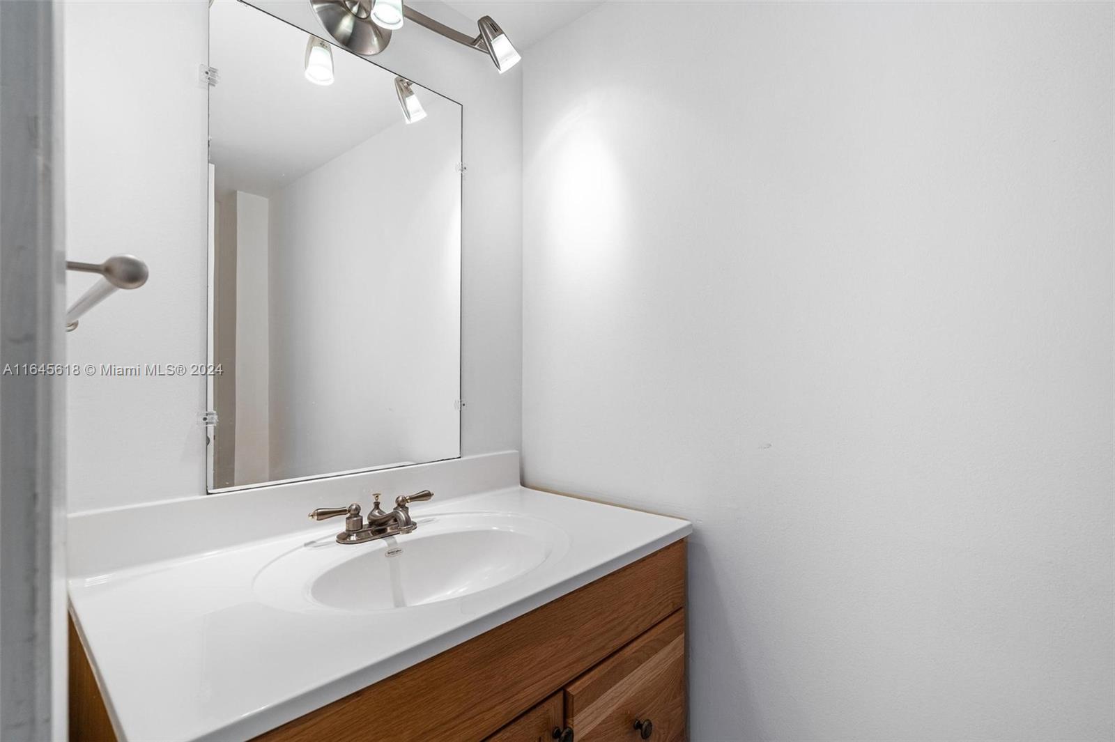 9800 W Bay Harbor Dr # 605