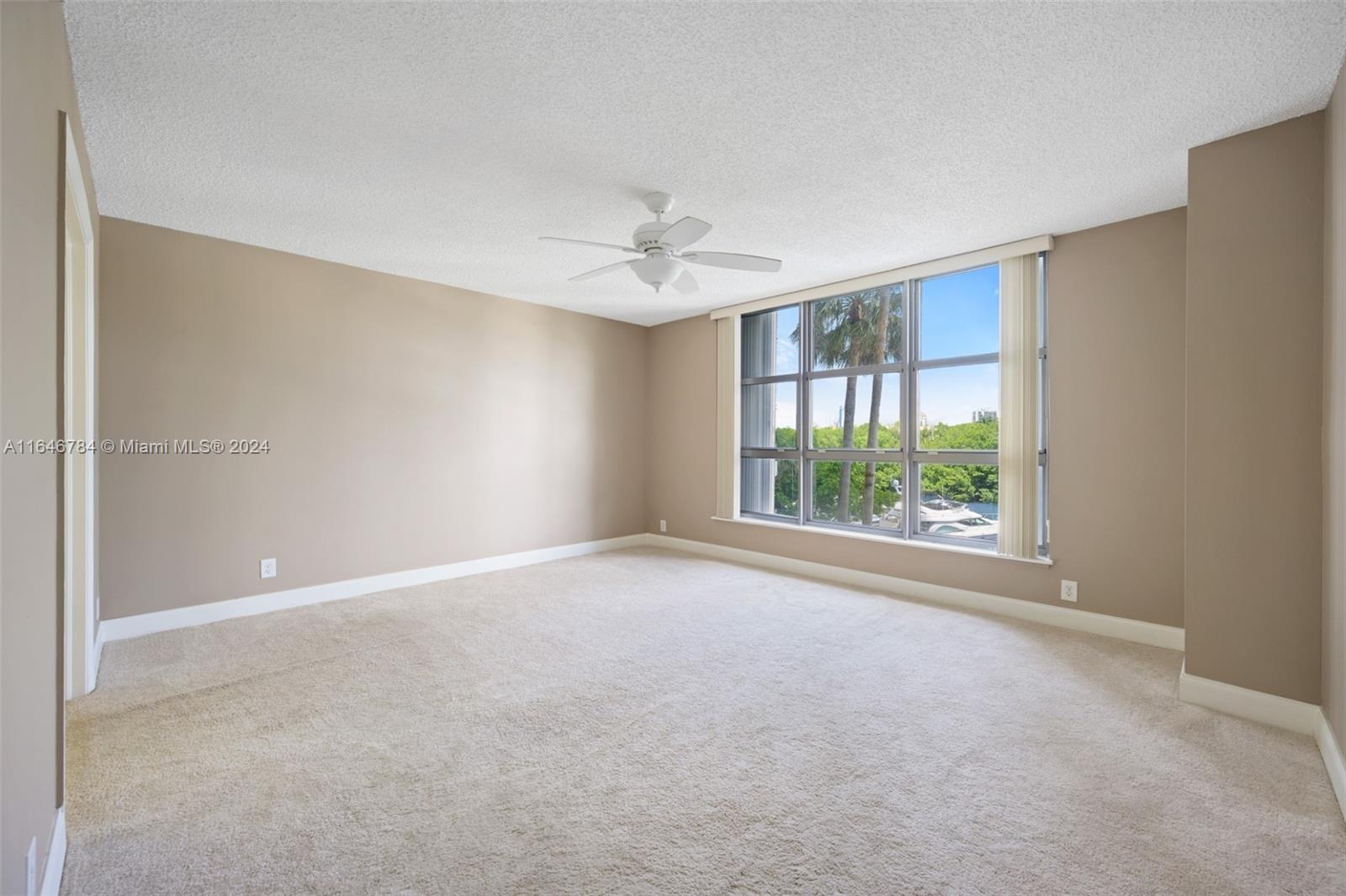3500 Mystic Pointe Dr # 305