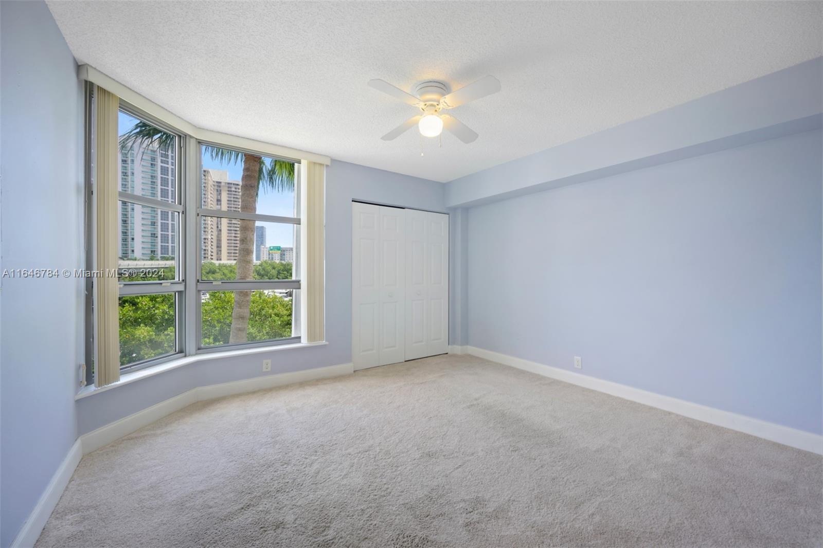 3500 Mystic Pointe Dr # 305