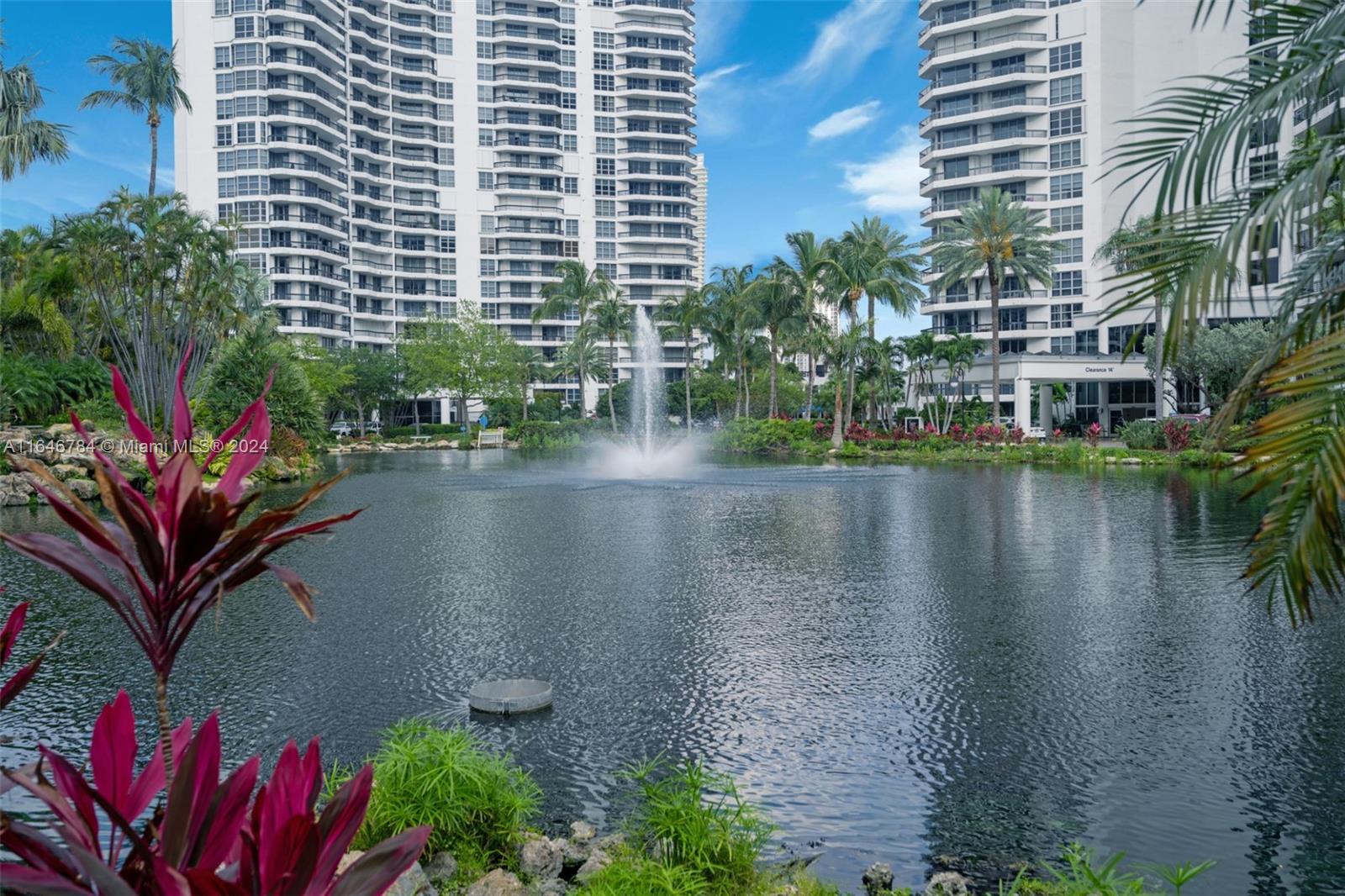 3500 Mystic Pointe Dr # 305