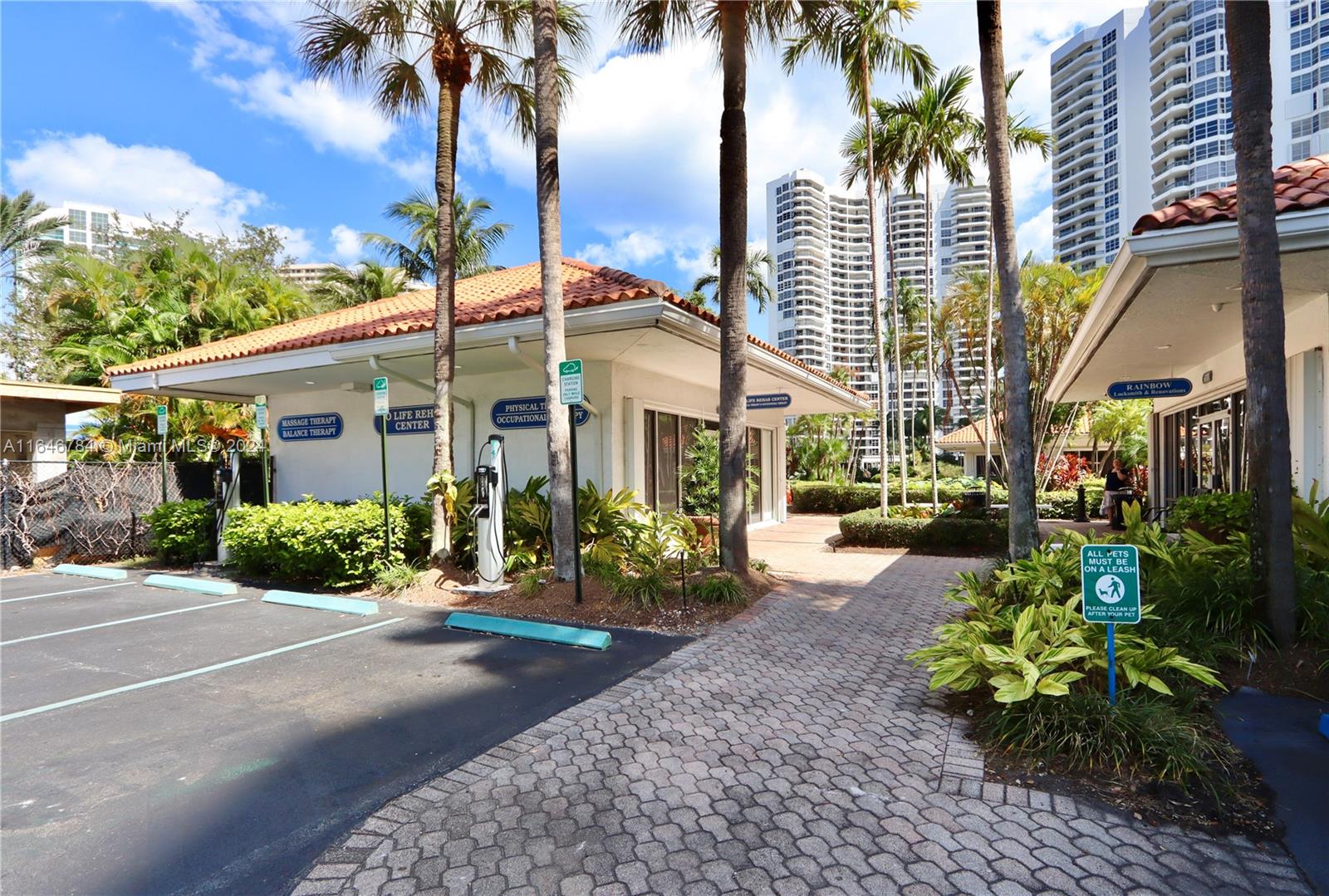 3500 Mystic Pointe Dr # 305