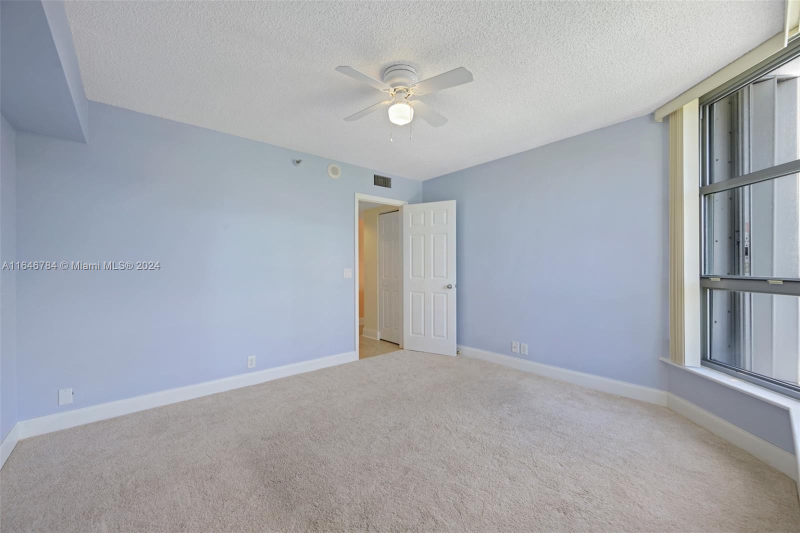 3500 Mystic Pointe Dr # 305