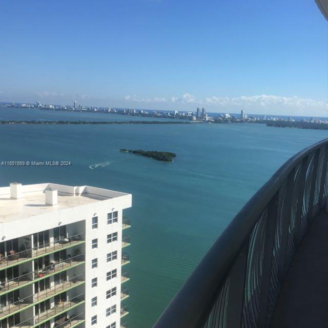 1750 N Bayshore Dr # 4209
