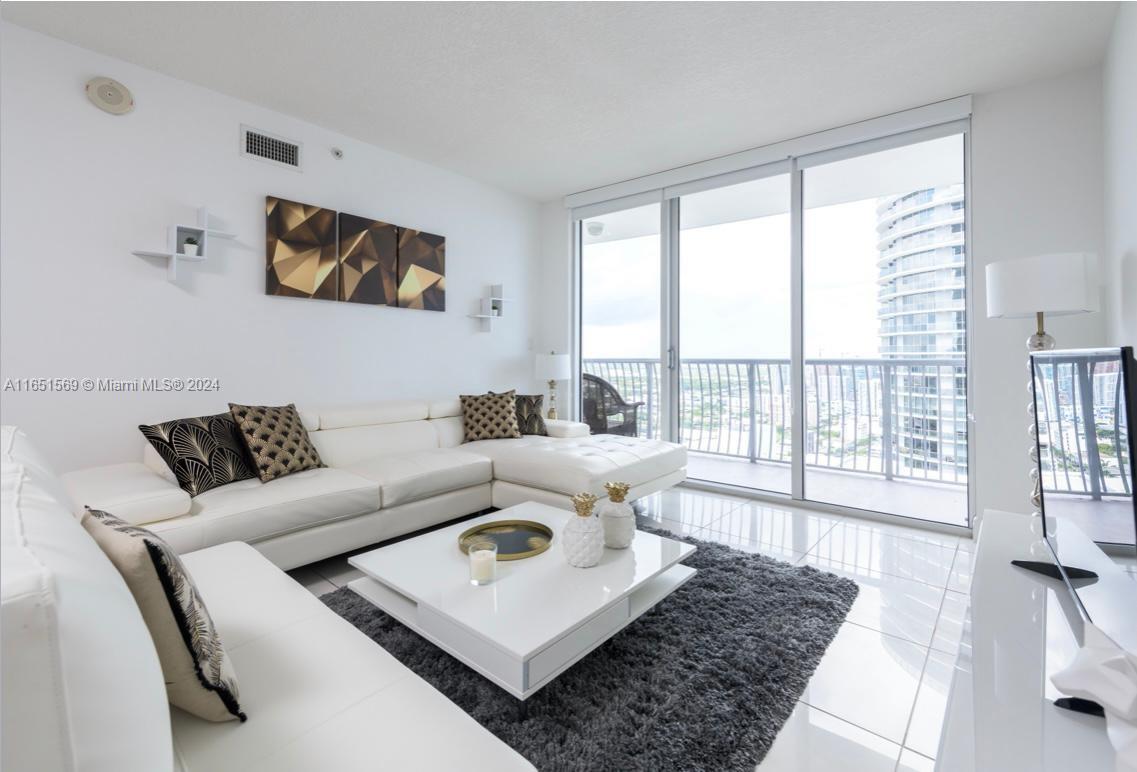 1750 N Bayshore Dr # 4209