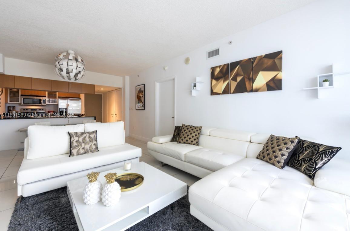 1750 N Bayshore Dr # 4209