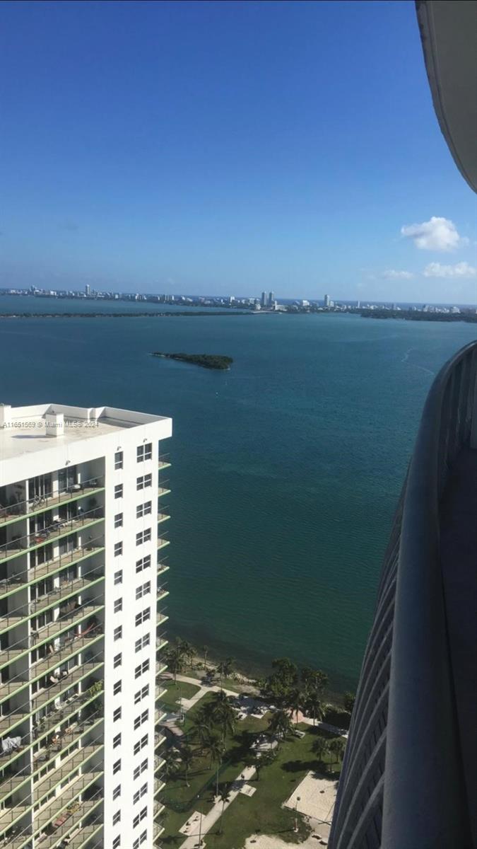 1750 N Bayshore Dr # 4209