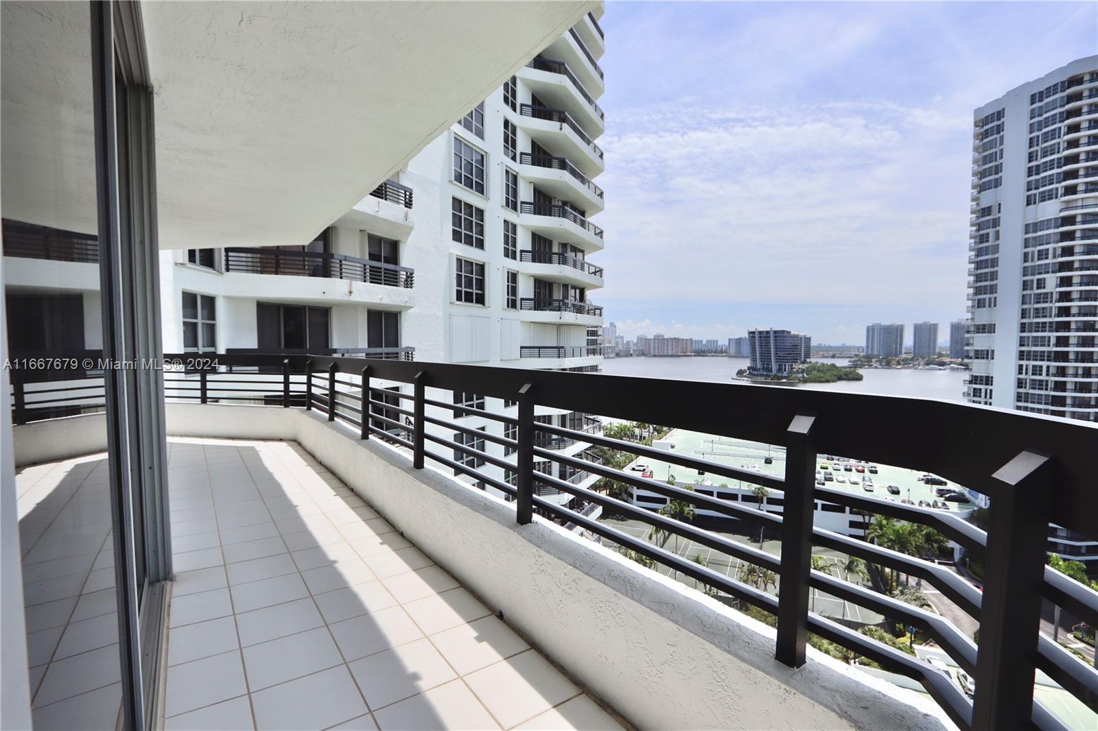 3500 Mystic Pointe Dr # 1703
