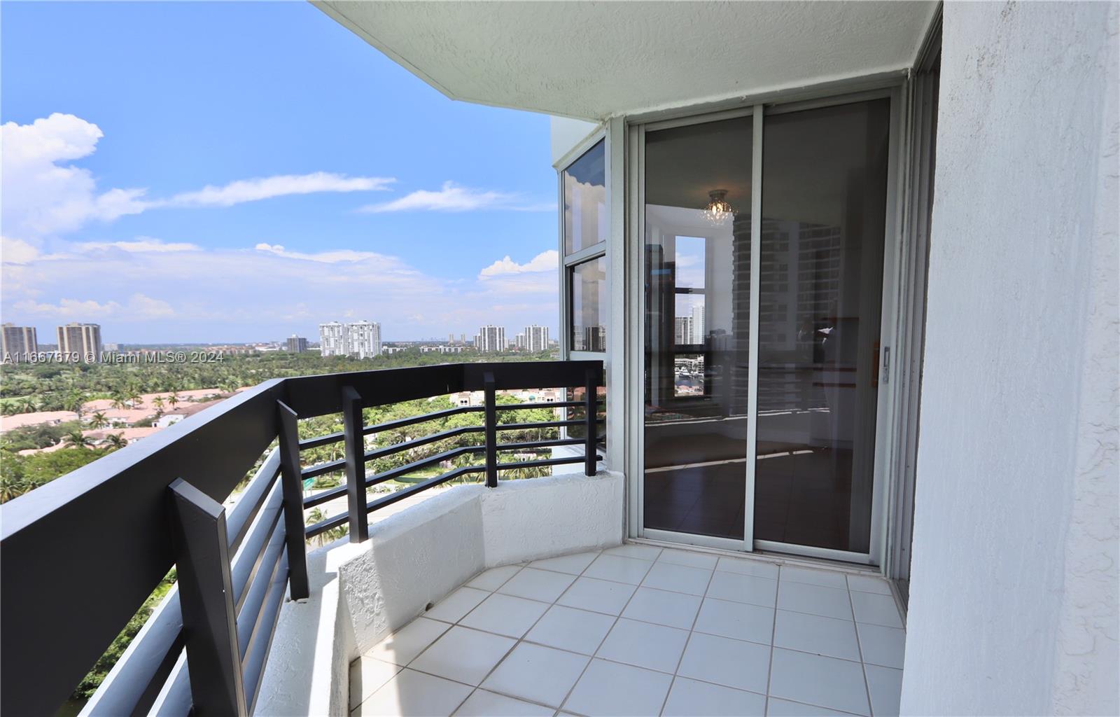 3500 Mystic Pointe Dr # 1703