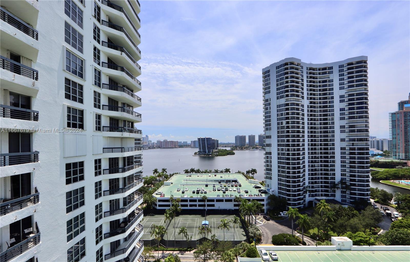 3500 Mystic Pointe Dr # 1703
