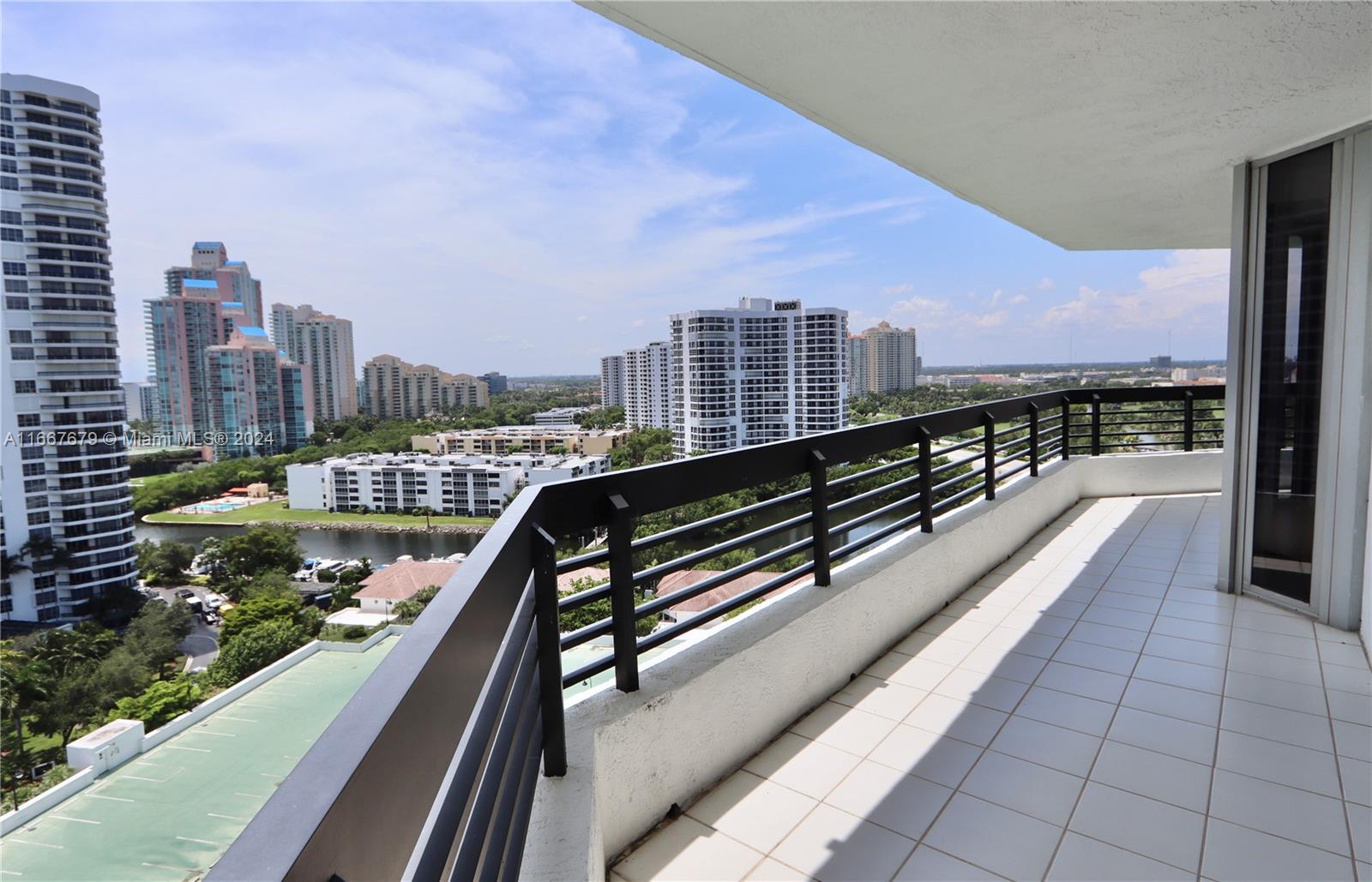 3500 Mystic Pointe Dr # 1703