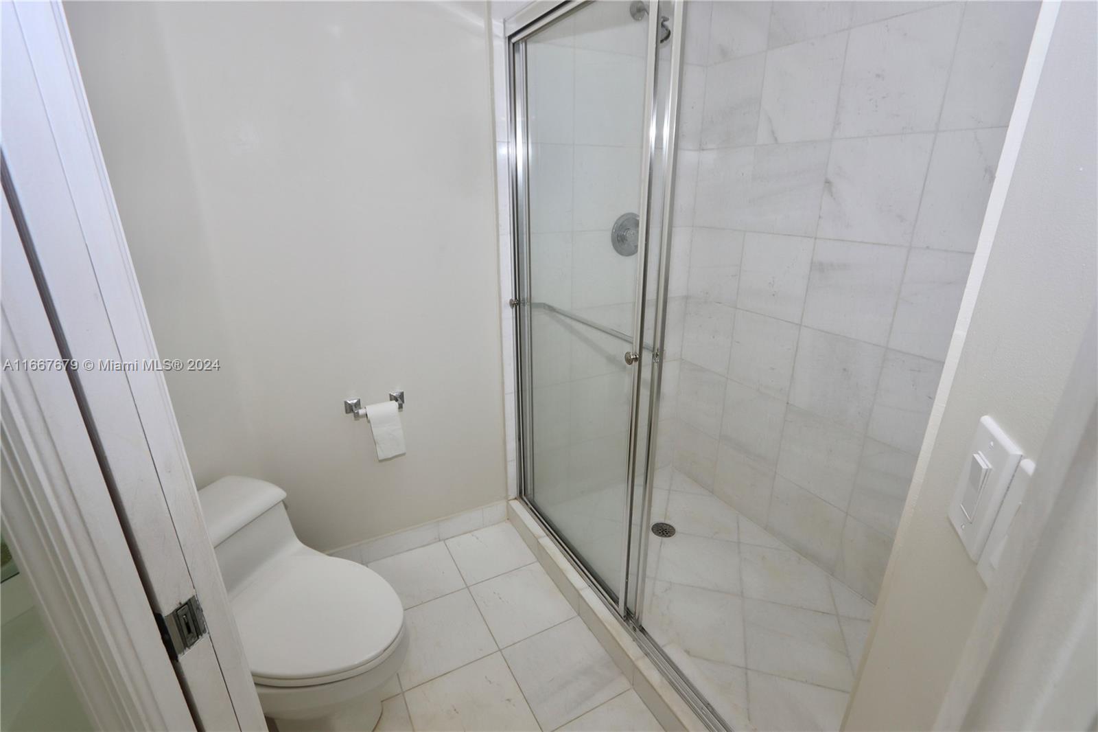3500 Mystic Pointe Dr # 1703