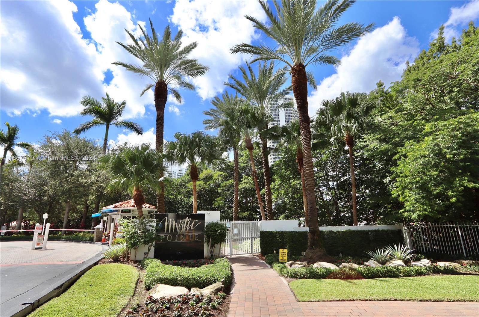 3500 Mystic Pointe Dr # 1703