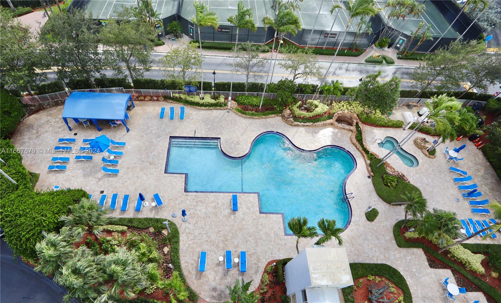 3500 Mystic Pointe Dr # 1703