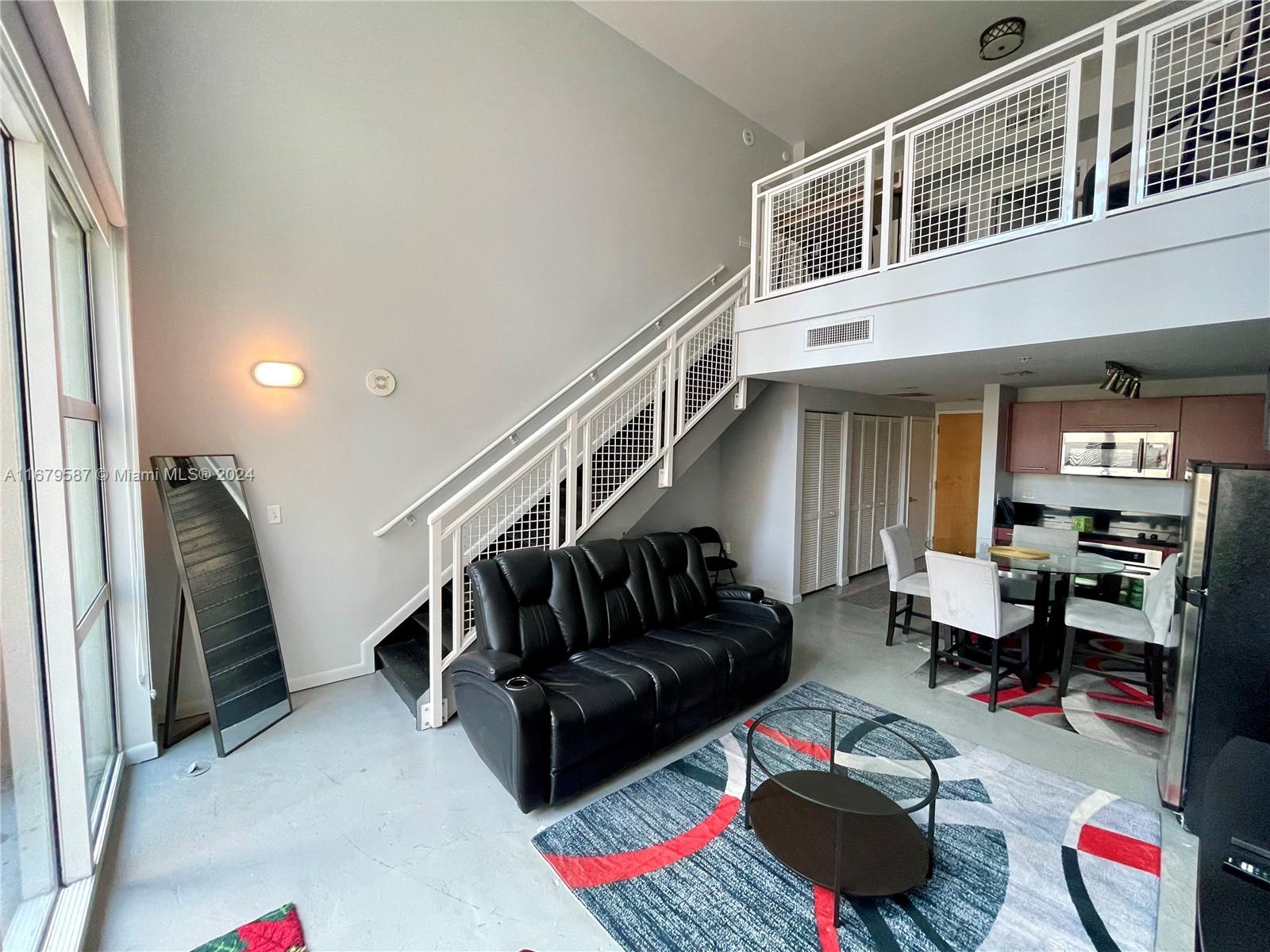 244 Biscayne Blvd # 445