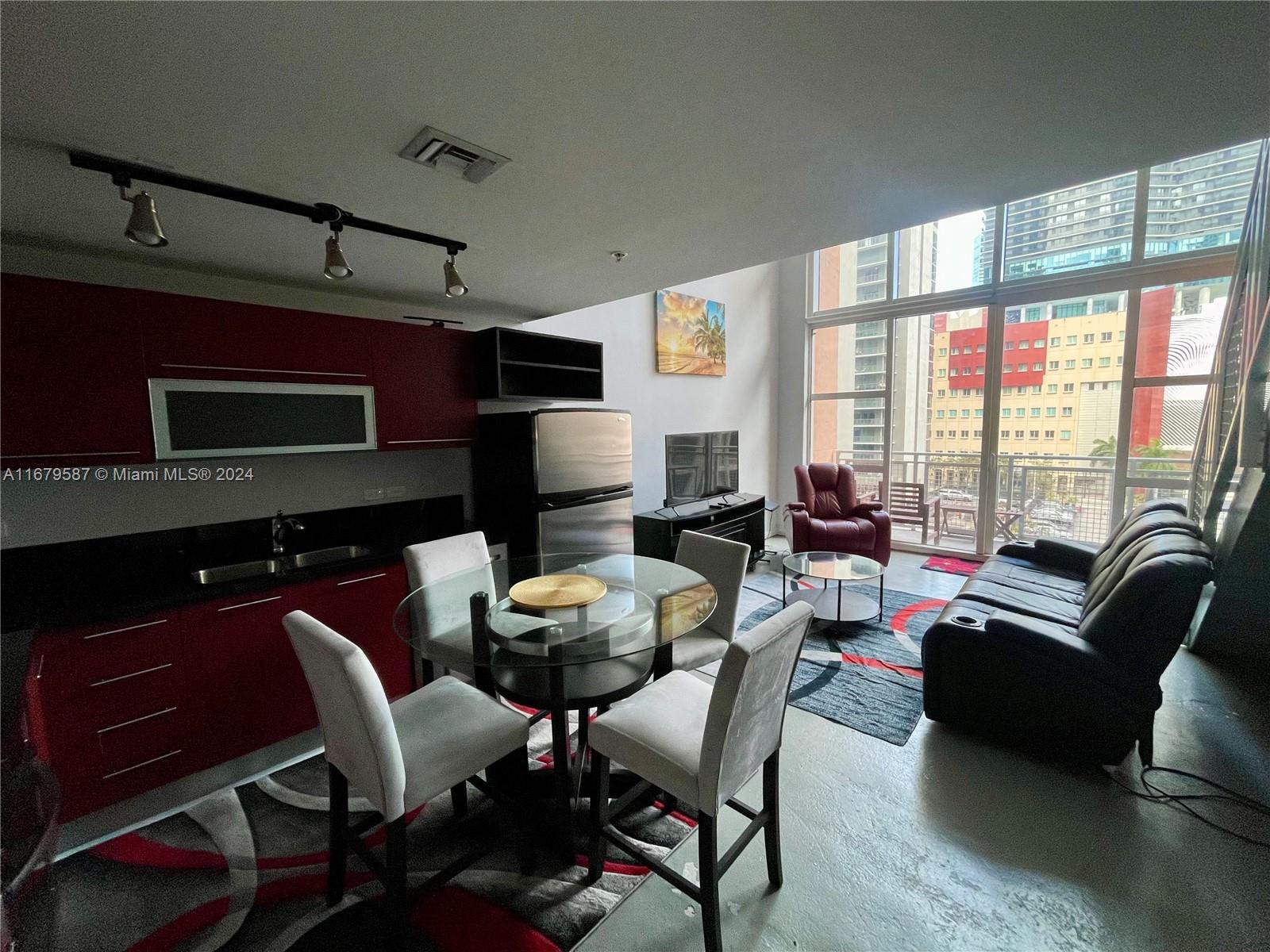 244 Biscayne Blvd # 445