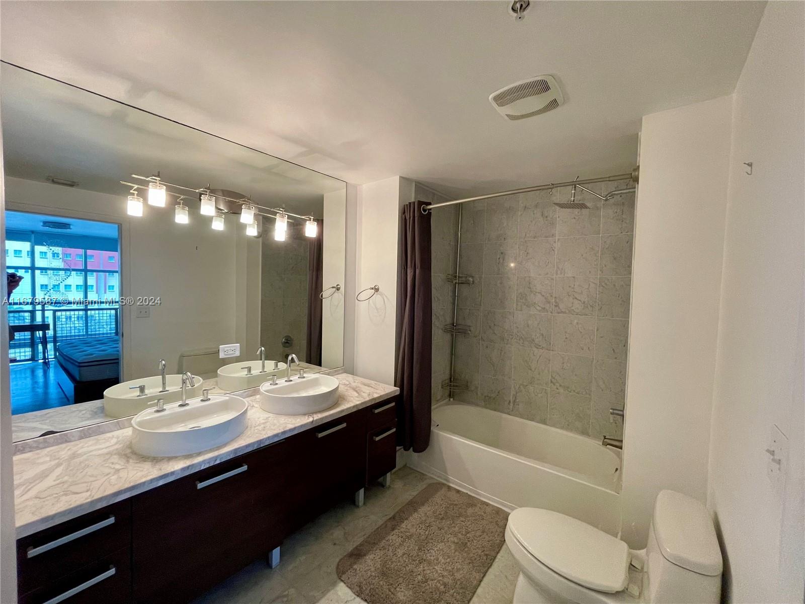 244 Biscayne Blvd # 445