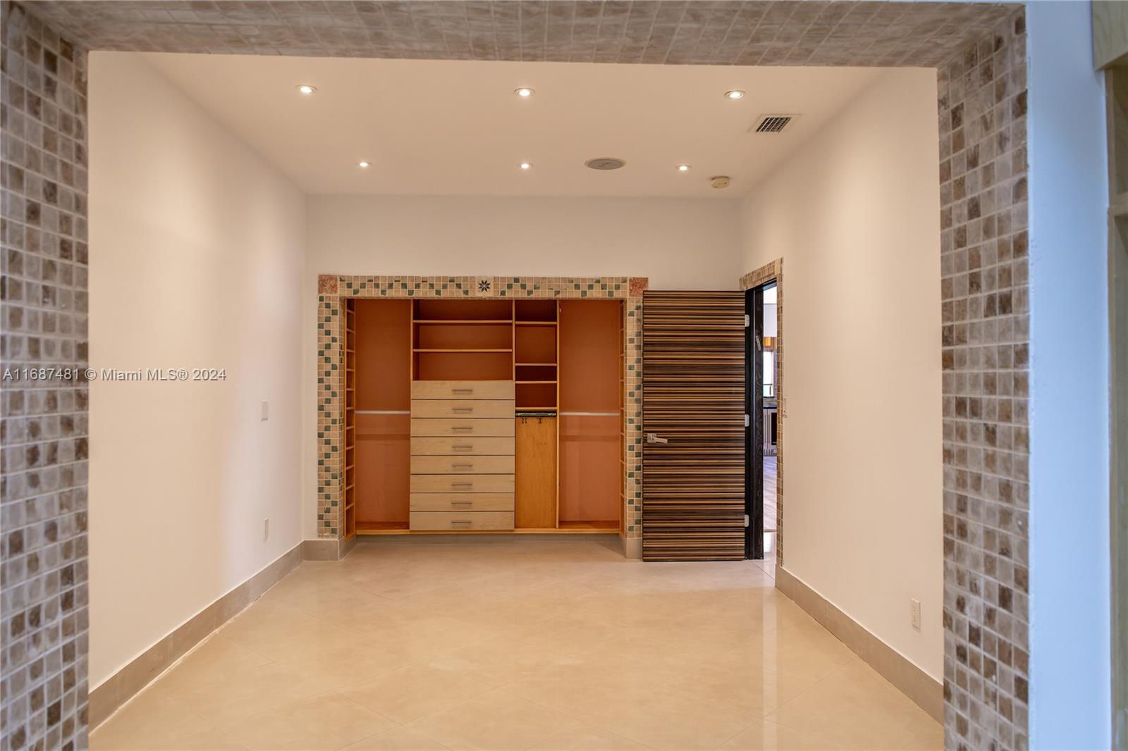 1510 Cleveland Rd Unit: -